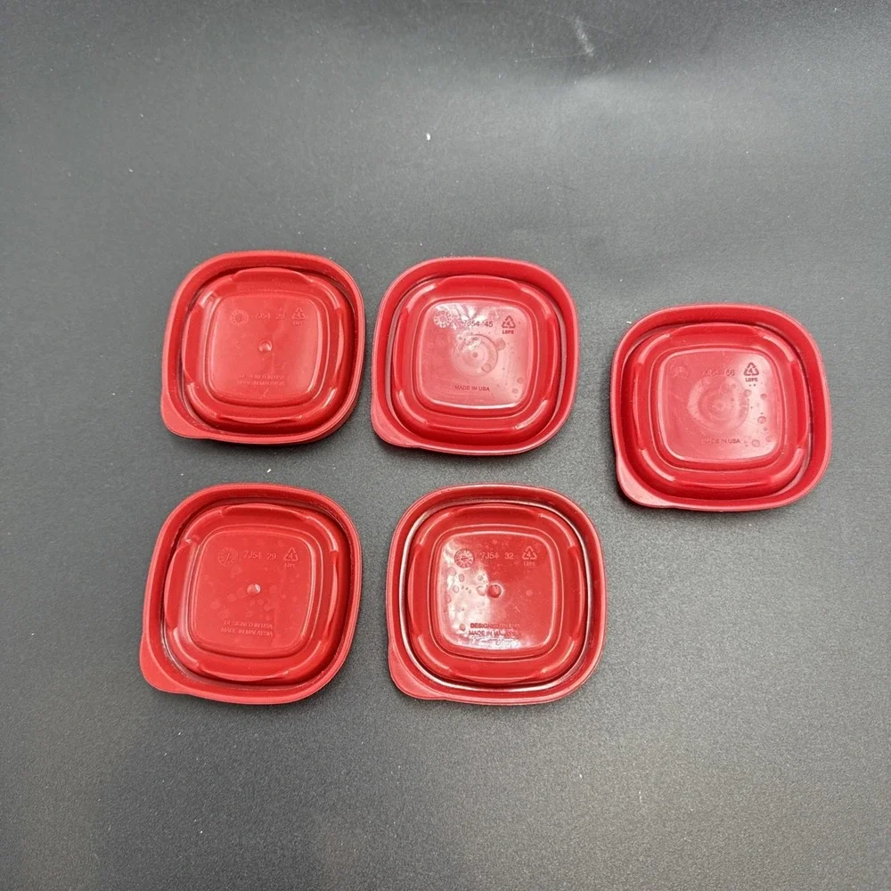 5 Rubbermaid Easy Find 2.5